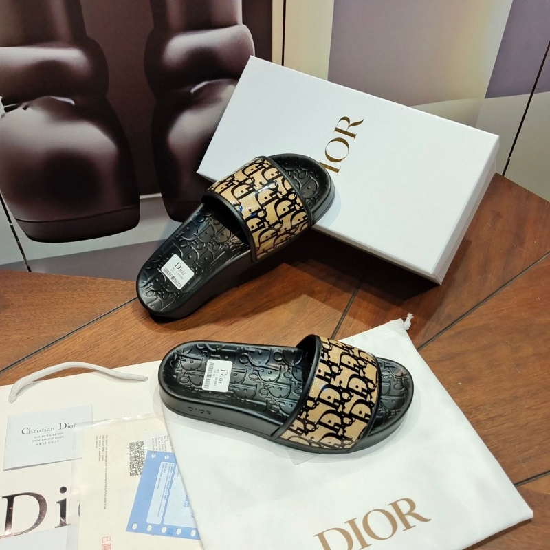 ch**an D*or slippers